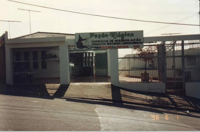 Fachada da primeira unidade da Poção Mágica, em Itaquera, em 1996